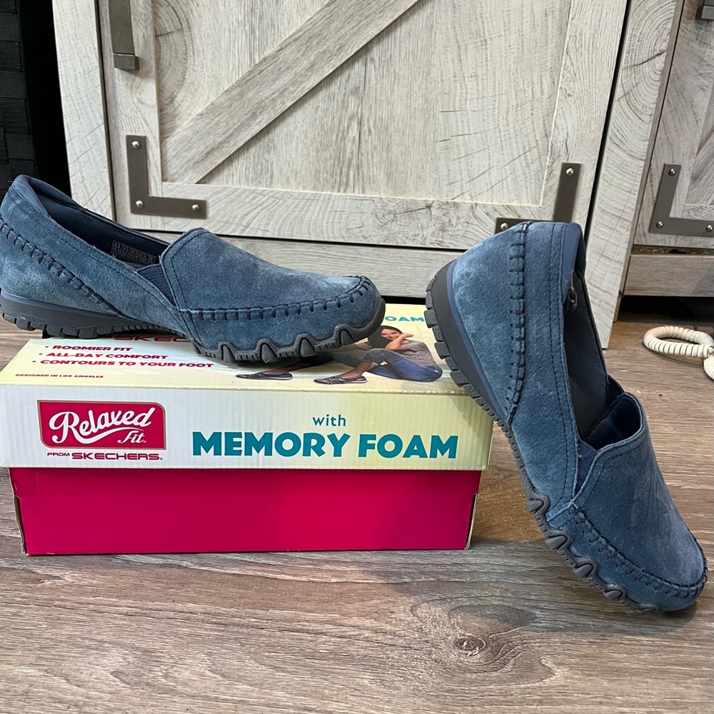 Brand New with Box Sketchers Relaxed Fit with Air Cooled Memory Foam, size 6.5